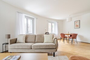 Télévision, chaîne hi-fi