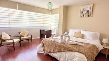 3 dormitoris, escriptori, planxa i posts de planxar i wifi gratuïta