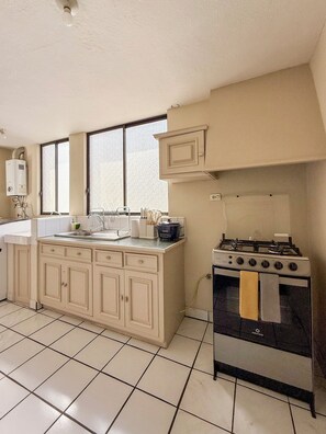 Microwave, oven, stovetop, dishwasher