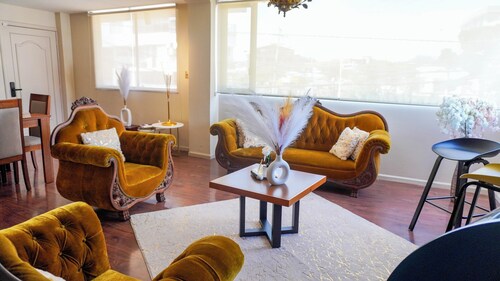 Mustard Apartment -Centrally located in Cuenca