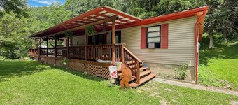 The Cryptid Ranch - 4 Bedroom Cryptid Themed Home Close to Amenities