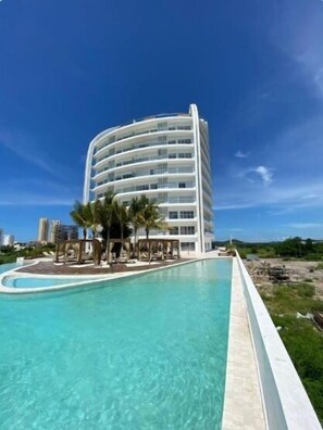 Pool - Spacious 3BR Marina Condo with Pool (Mazatlan)