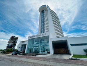 Exterior - Spacious 3BR Marina Condo with Pool (Mazatlan)