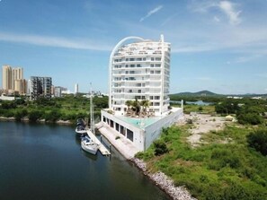 Exterior - Spacious 3BR Marina Condo with Pool (Mazatlan)