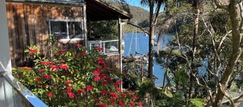 Water View 4Bedroom Peaceful Riverside Retreat