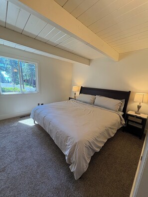 4 makuuhuonetta, Wi-Fi, vuodevaatteet