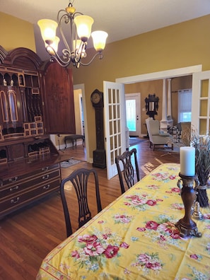 Interior - Historic Blue Ridge Farmhouse / Ideal for Families and Groups (Burnsville)