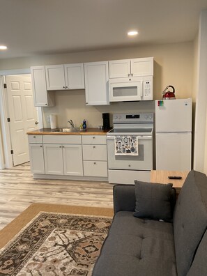 Interior - 2 BR 1 Bath w/Full Kitchen Large Apartment in enjoyable Ellsworth with AC, WiFi (Ellsworth)