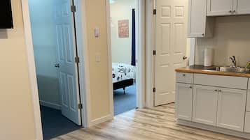 2 bedrooms, travel crib, free WiFi, bed sheets