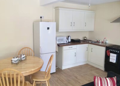 Kilkenny Organic Farm 2-Bed Apt, Sleeps 4, Parking