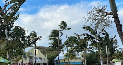 St. Thomas Cozy Studio Margaritaville Resort, Wifi, Restaurant Onsite,