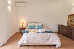 2 slaapkamers, een strijkplank/strijkijzer, gratis wifi, beddengoed