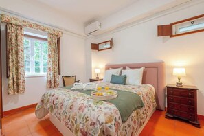 3 bedrooms, free WiFi, bed sheets