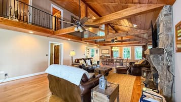 Smart TV, fireplace, offices