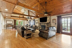 Smart TV, fireplace, offices
