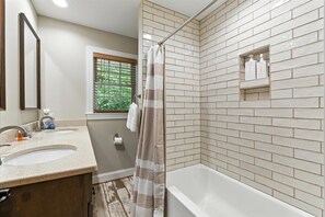 Shower, hair dryer, towels - Mt Alto Chalet Retreat~ Mountain + Sunrise Views (Rome)