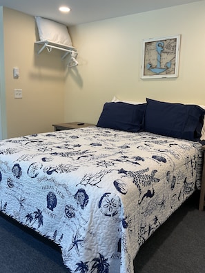 2 bedrooms, travel crib, free WiFi, bed sheets