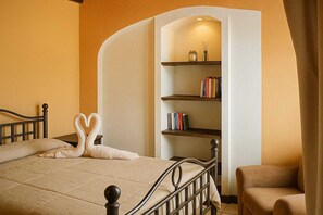 6 habitaciones, tabla de planchar con plancha, wifi y ropa de cama