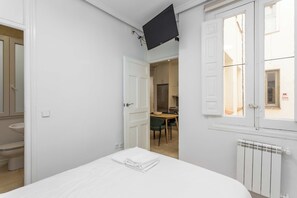 2 chambres, fer et planche à repasser, Wi-Fi gratuit, draps fournis