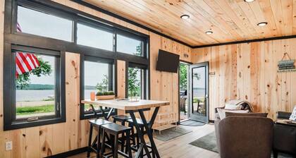 Modern Twin Cabin on Lake Charlevoix, Boat Rentals