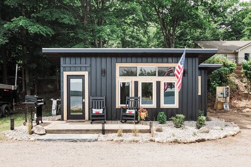 Modern Twin Cabin on Lake Charlevoix, Boat Rentals