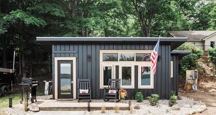 Modern Twin Cabin on Lake Charlevoix, Boat Rentals