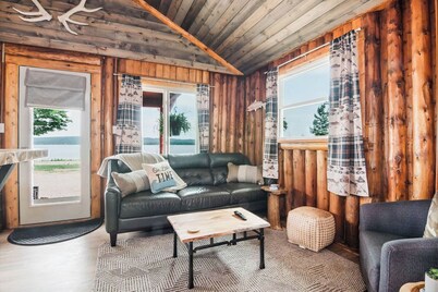 Rustic Twin Cabin on Lake Charlevoix, Boat Rentals