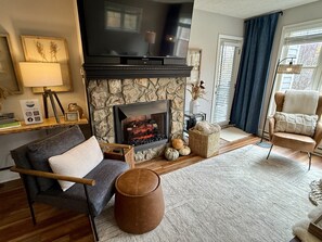 Télévision, cheminée