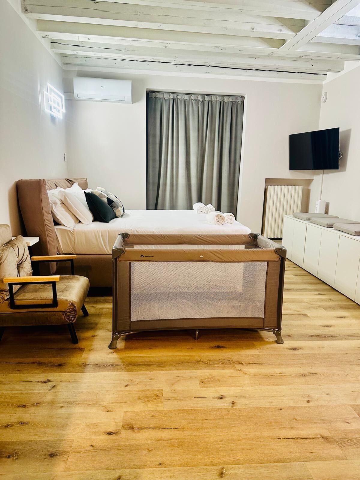 1 chambre, fer et planche à repasser, Wi-Fi gratuit, draps fournis