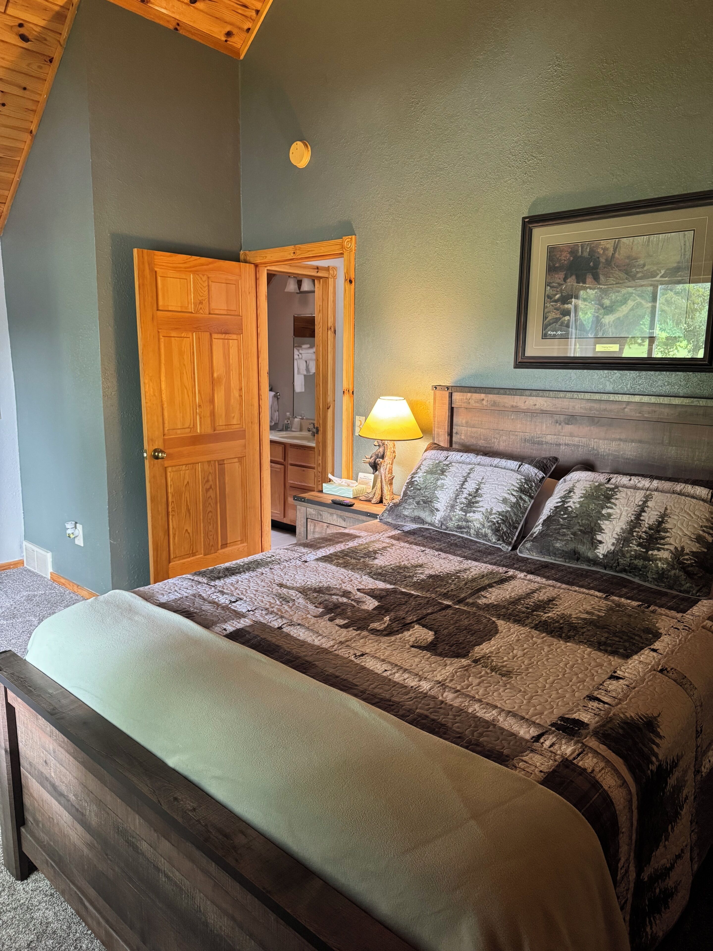 3 bedrooms, iron/ironing board, free WiFi, bed sheets