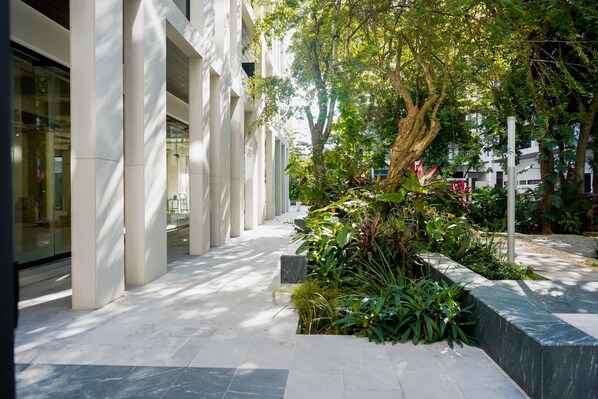 تفاصيل الفندق من الخارج