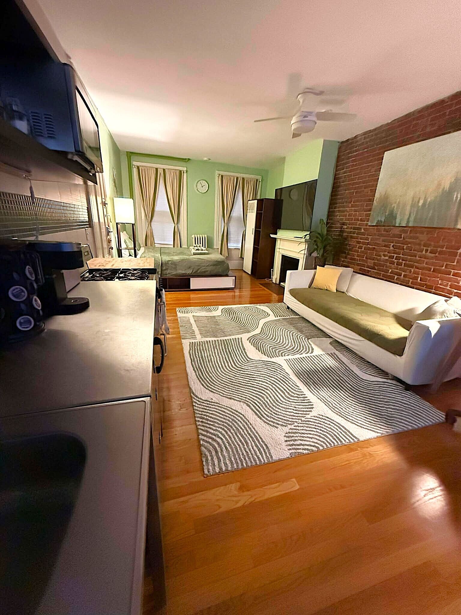 1 habitación, tabla de planchar con plancha, wifi y ropa de cama 