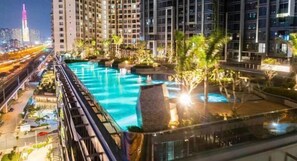 Vista frontal de la propiedad