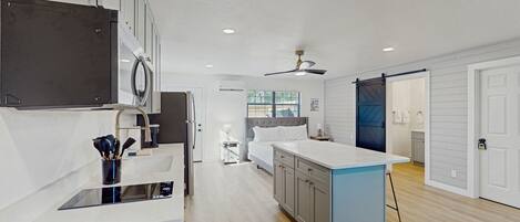 خدمة الإنترنت وملاءات أسرّة