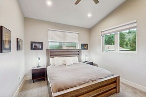 4 bedrooms, internet, bed sheets