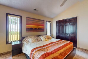 4 slaapkamers, een strijkplank/strijkijzer, internet, beddengoed