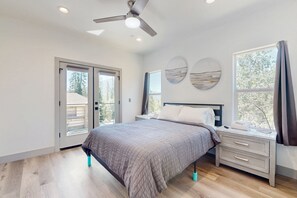 4 habitaciones, tabla de planchar con plancha, internet y ropa de cama