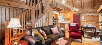 Romantic Cabin Getaway - King Bed - Fast Wi-Fi - Pet-Friendly
