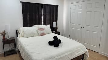 2 habitaciones, tabla de planchar con plancha, wifi y ropa de cama
