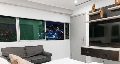 Suite with view to Santa Ana hill with GYM