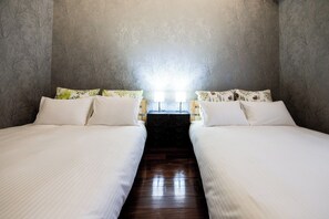 3 bedrooms, desk, iron/ironing board, free WiFi