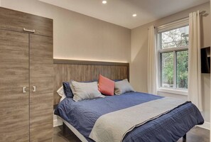 2 habitaciones, tabla de planchar con plancha, wifi y ropa de cama