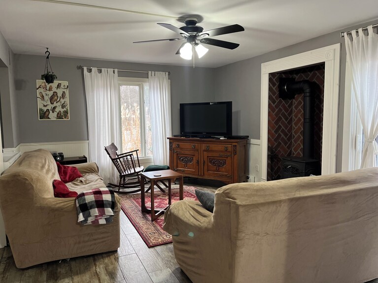 Peaceful 3-bedroom Cottage In The Woods In Brandon - バーモント州