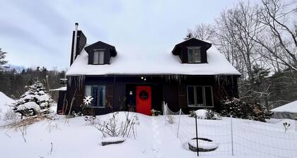 Peaceful 3-bedroom cottage in the woods in Brandon