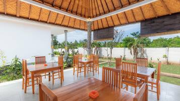 Petit déjeuner composé de spécialités régionales compris tous les jours