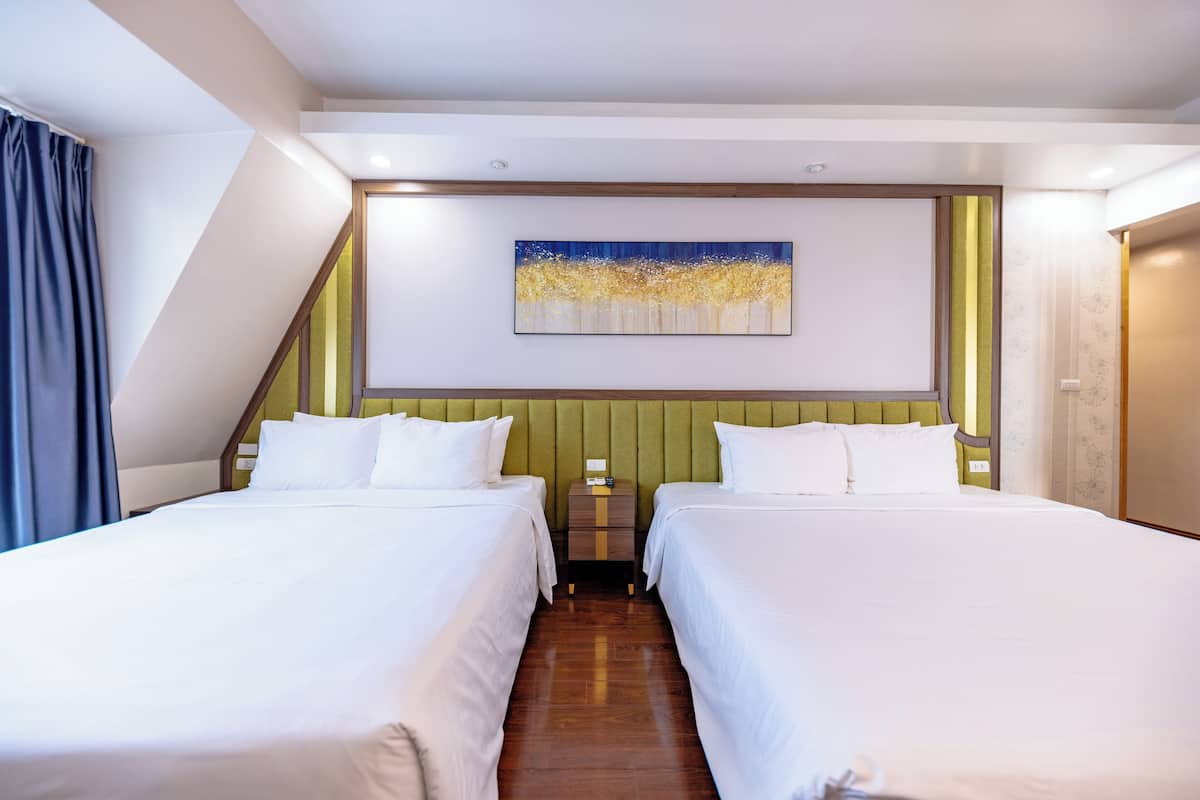 Chambre Quadruple Premium, non-fumeur, vue ville