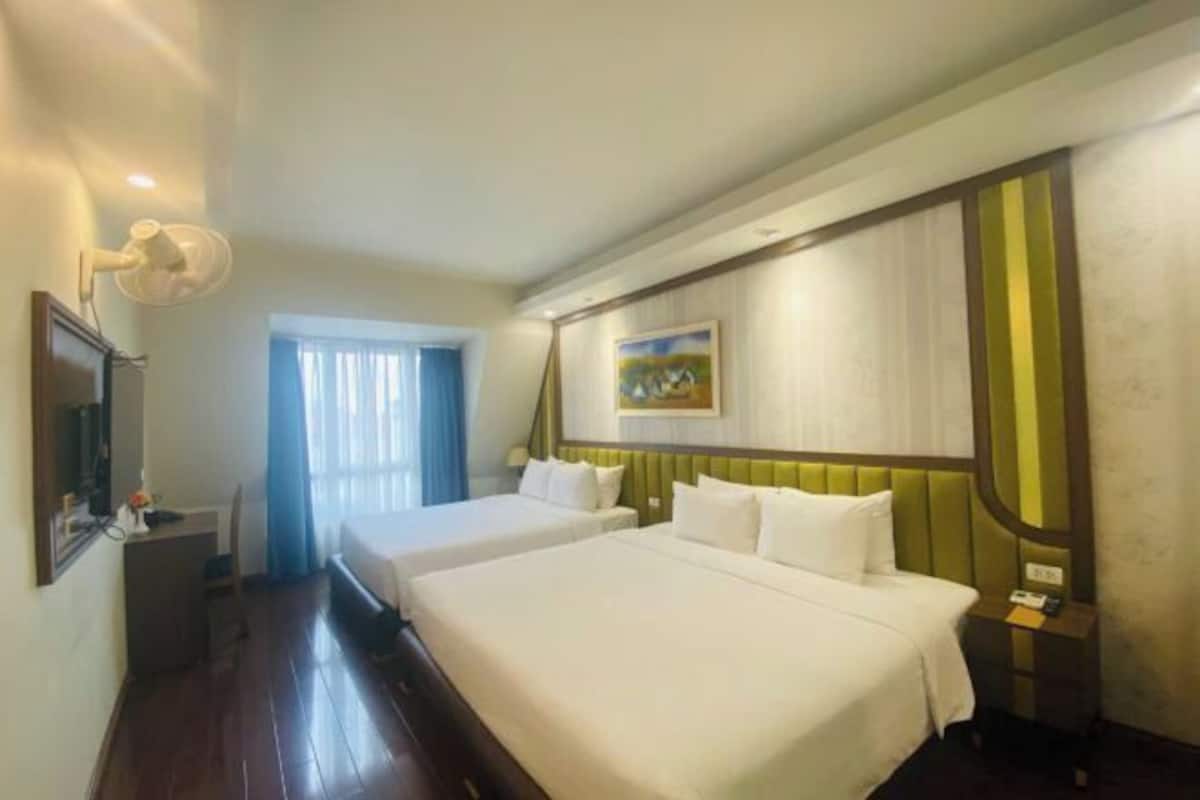 Premium bedding, pillowtop beds, in-room safe, desk