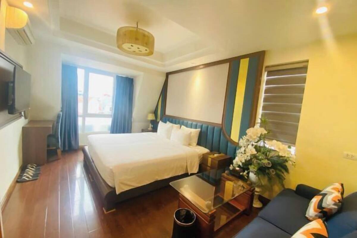 Premium bedding, pillowtop beds, in-room safe, desk