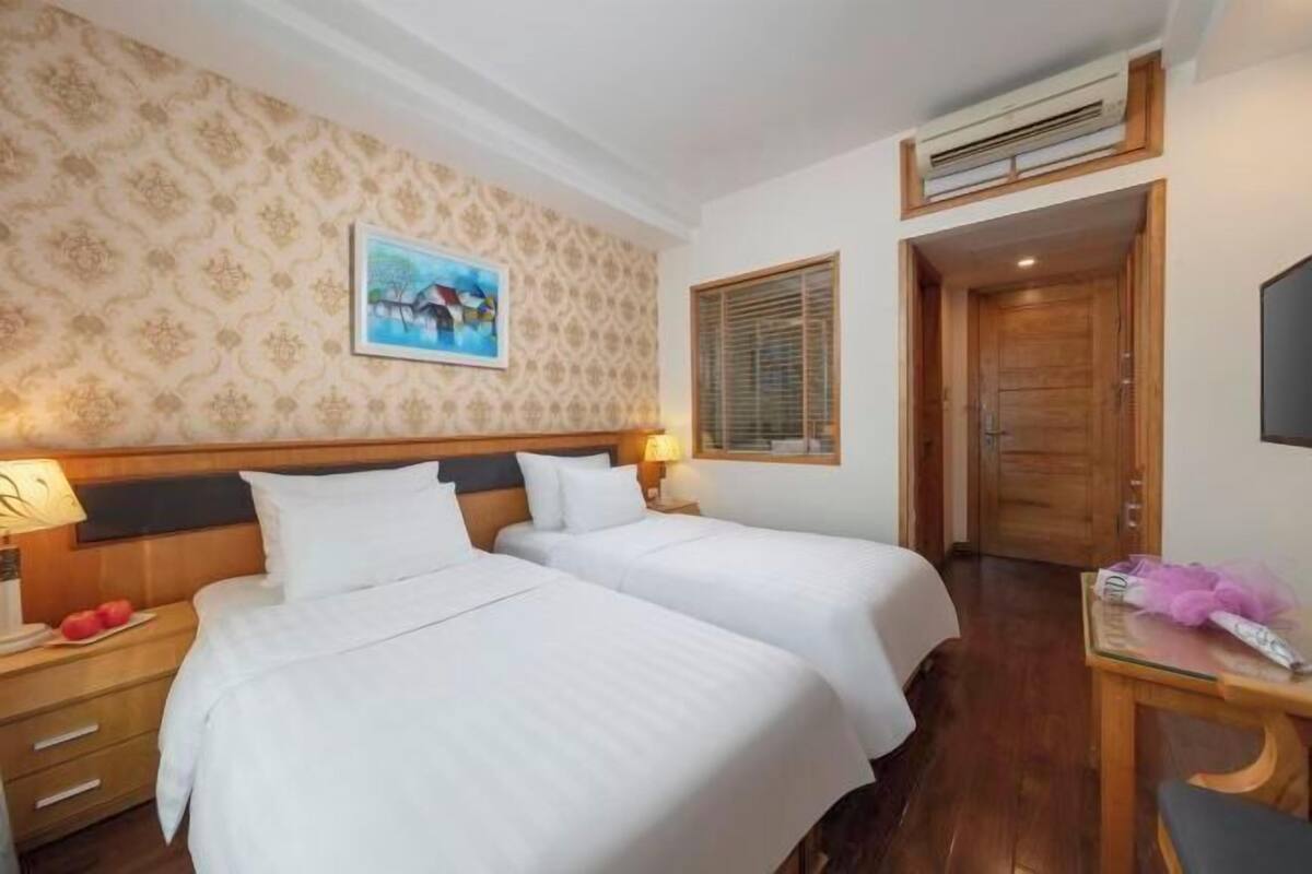 Premium bedding, pillowtop beds, in-room safe, desk
