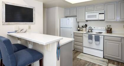 Salty Haven @ Seascape Resort: Luxurious Villa -Views & Beach Fun